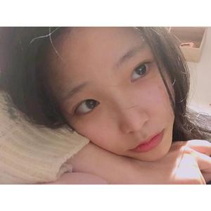 公交车被多人伦㢨吃
